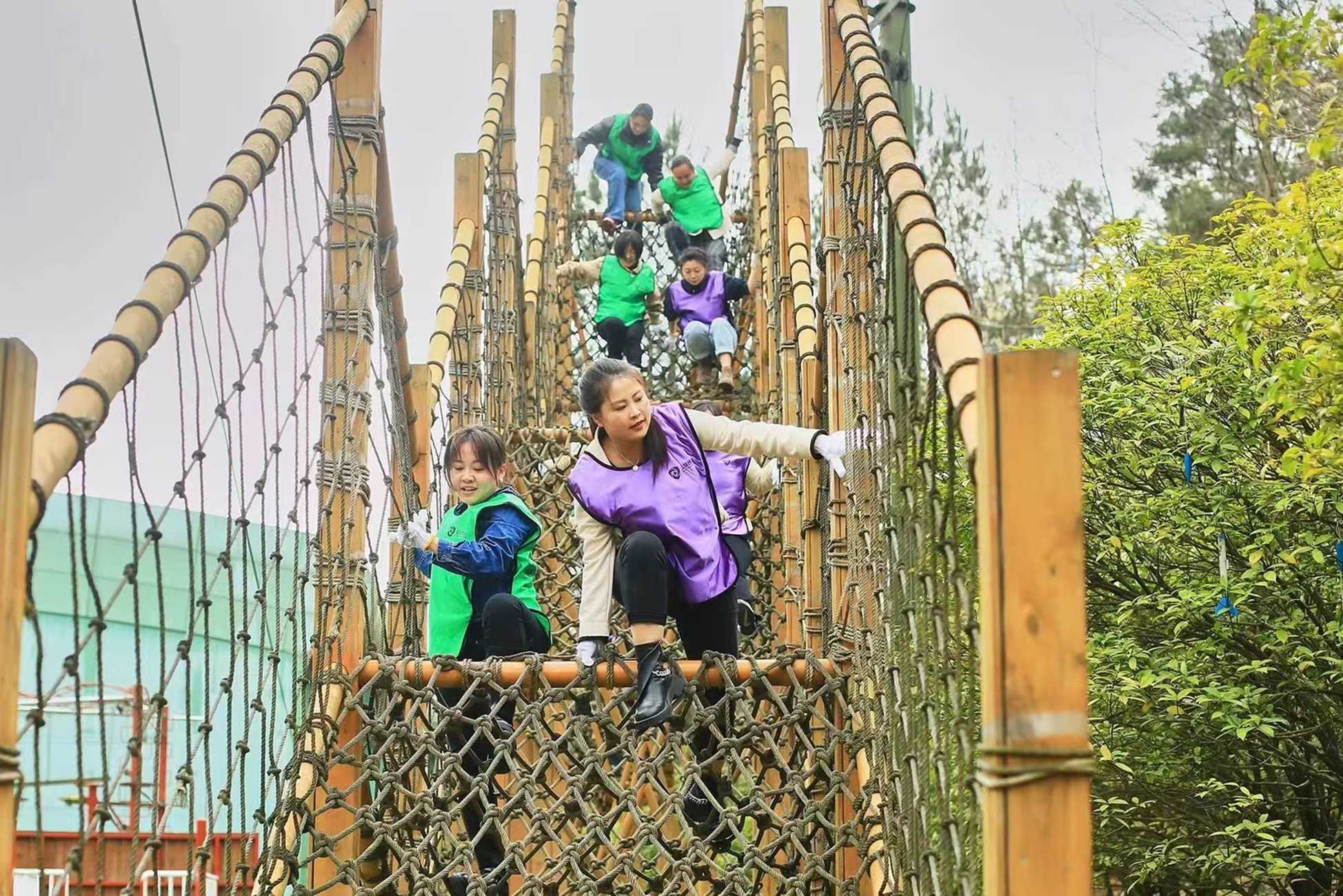 星空体育官网信誉好-关于全国青少年户外拓展赛，挑战极限激发潜能的信息